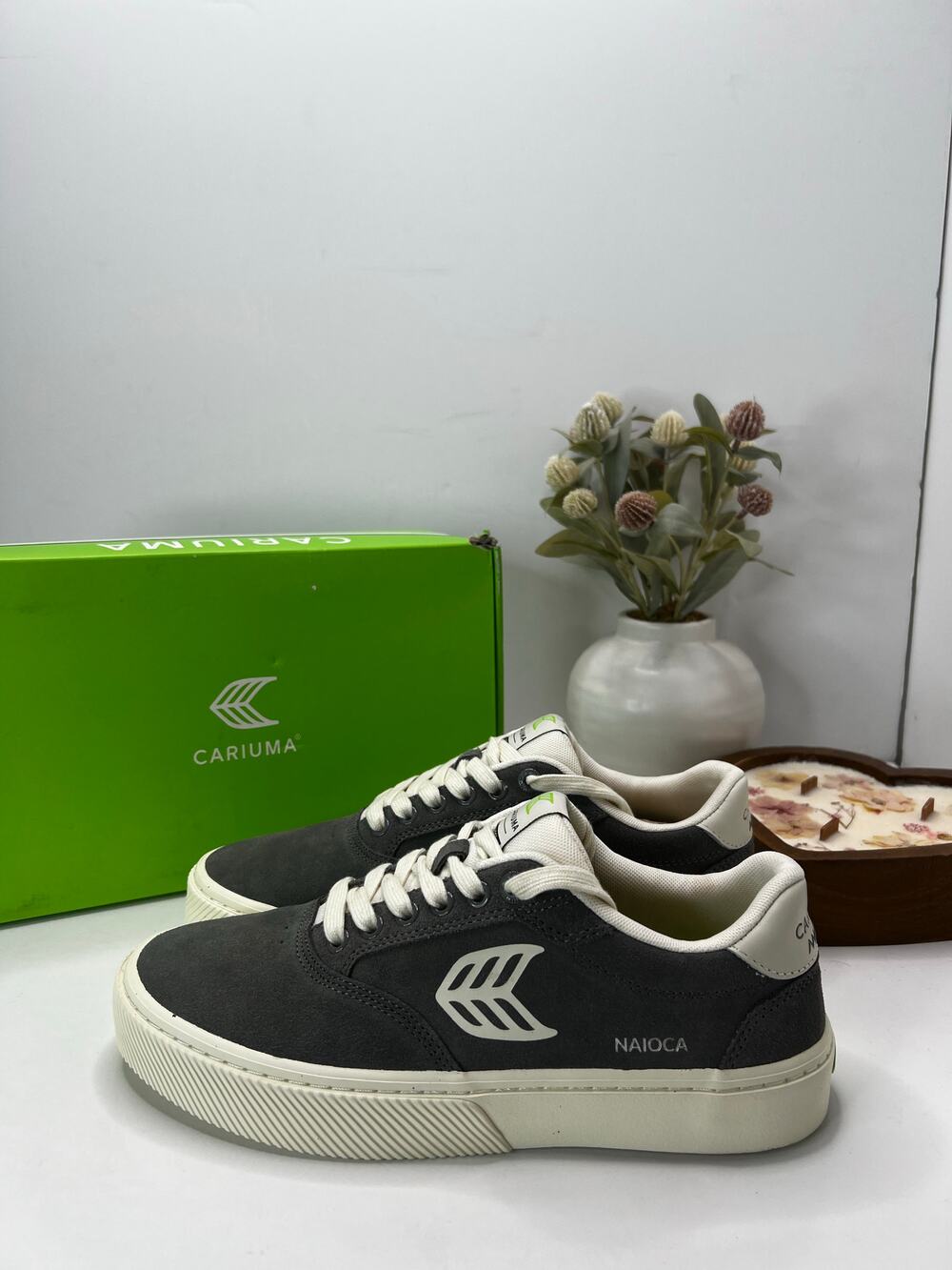 Cariuma NAIOCA Low Casual Suede Sneaker Charcole Gray Women's 11 Tried On